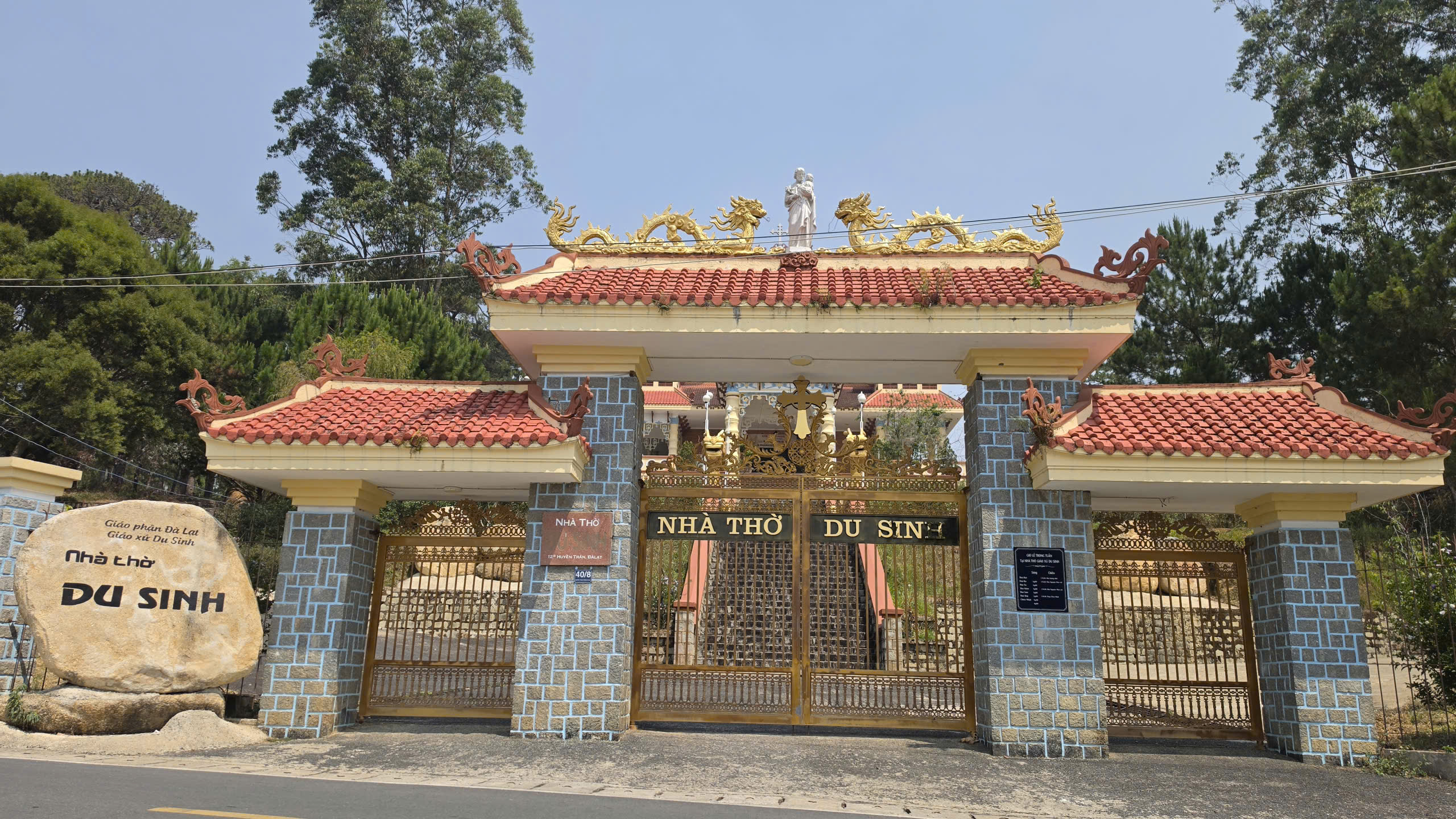Nhà thờ mang dáng dấp đình, chùa độc nhất vô nhị ở Đà Lạt- Ảnh 2.