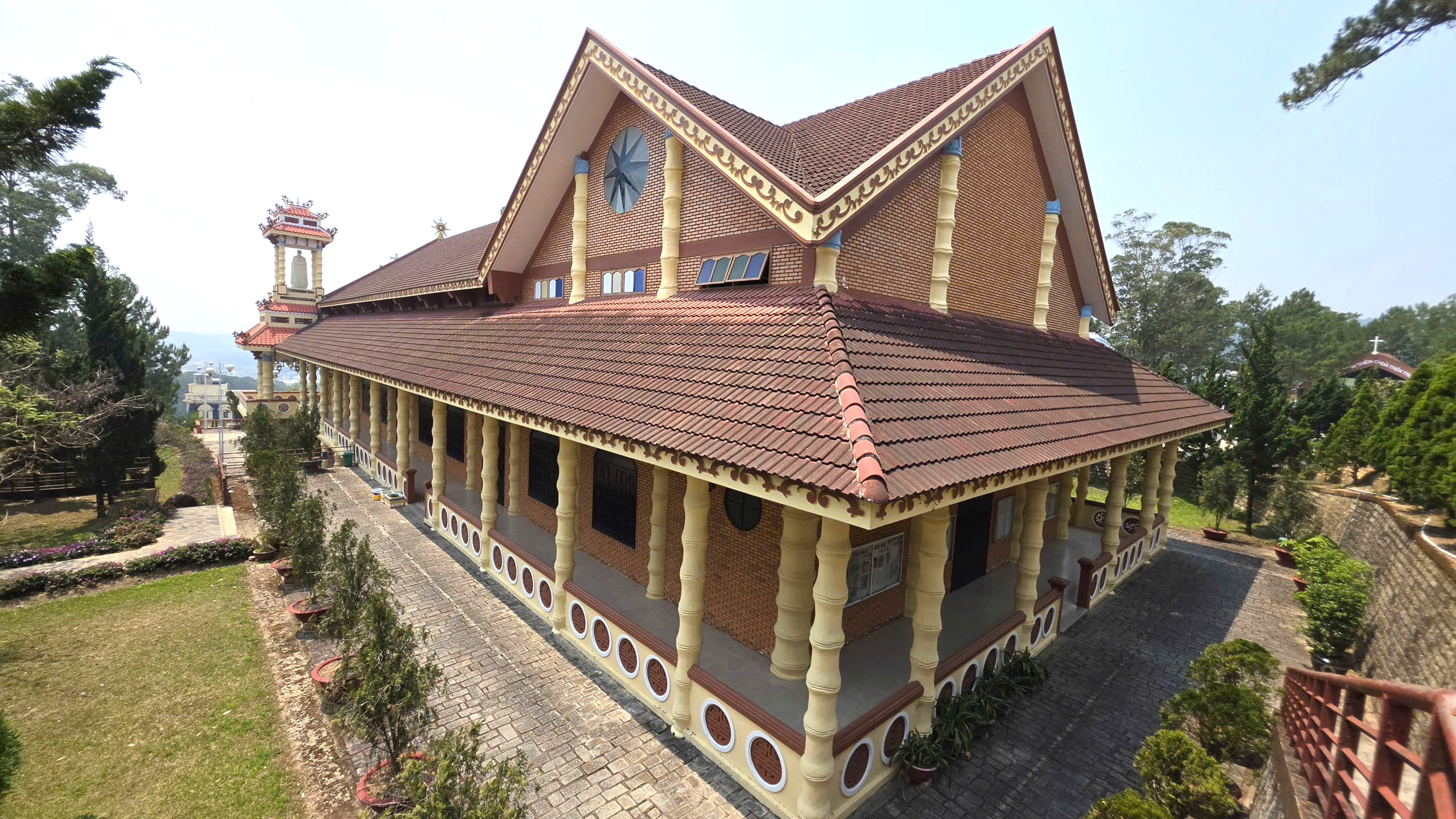 Nhà thờ mang dáng dấp đình, chùa độc nhất vô nhị ở Đà Lạt- Ảnh 7.