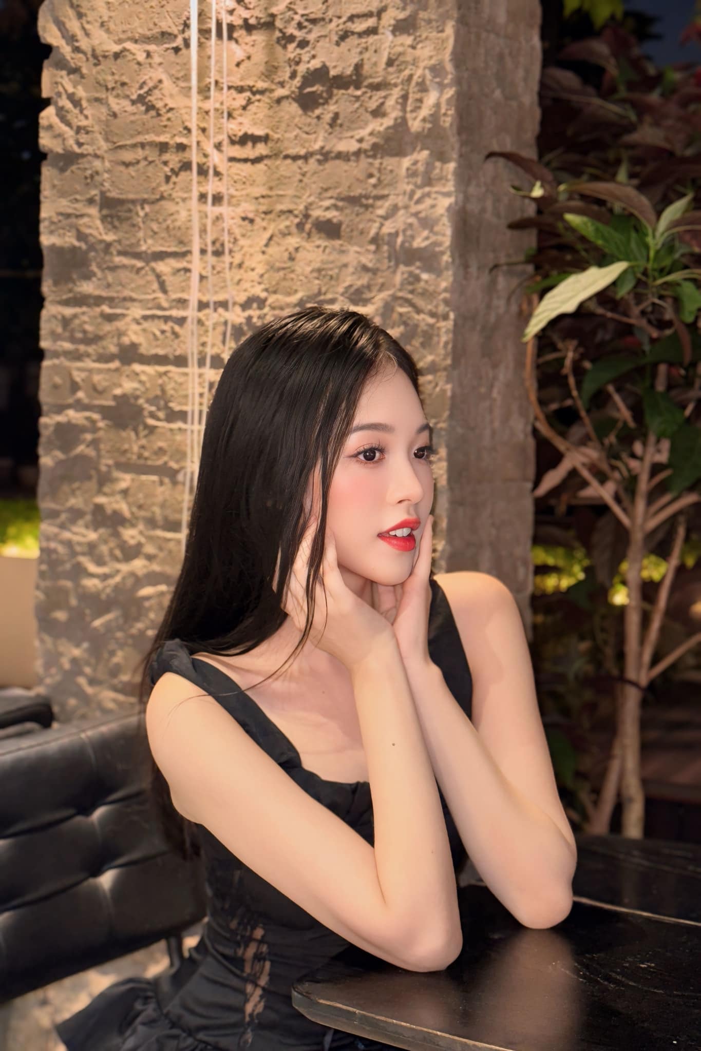 Á hậu gen Z là thủ khoa Đại học Kinh tế Quốc dân, 4 năm sau đăng quang 