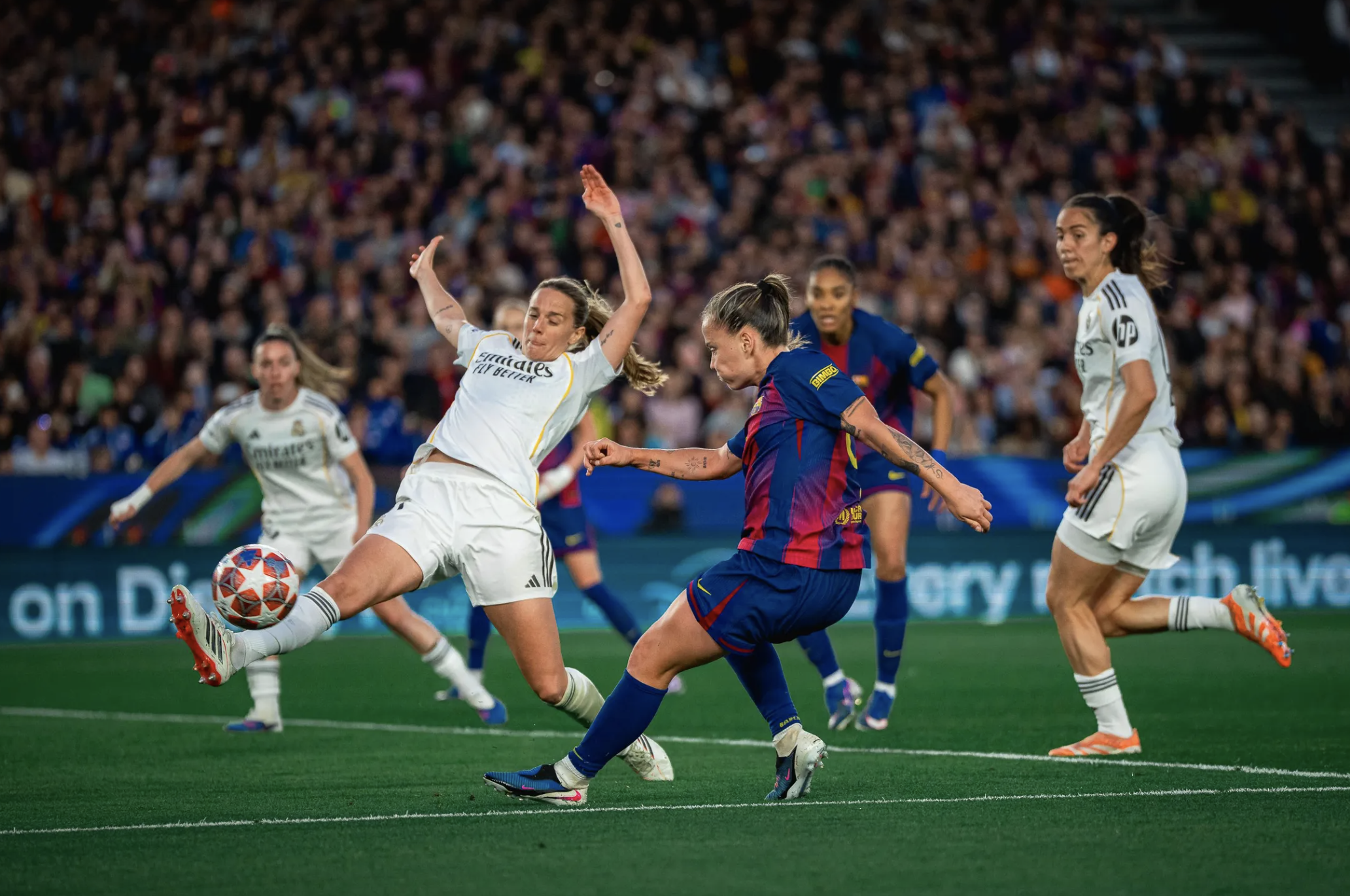 Putellas ra sân lần thứ 500, Barcelona vùi dập Real Madrid tứ kết Champions League nữ - Ảnh 2.