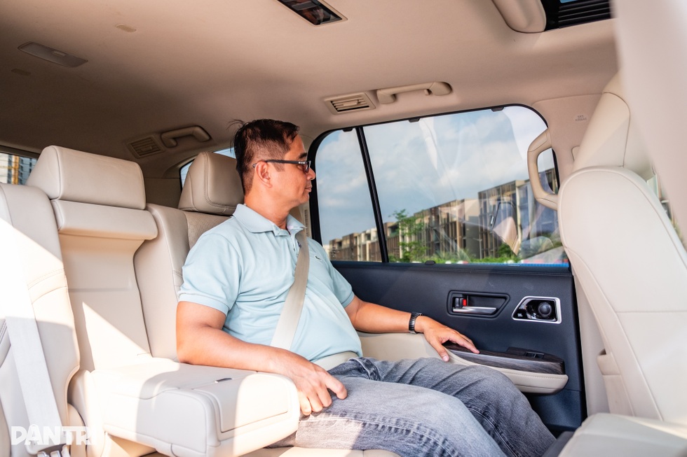 Định mua LX600 nhưng chốt Land Cruiser LC300: Tôi không cần xem review - 5 Định mua LX600 nhưng chốt Land Cruiser LC300: Tôi không cần xem review - 5