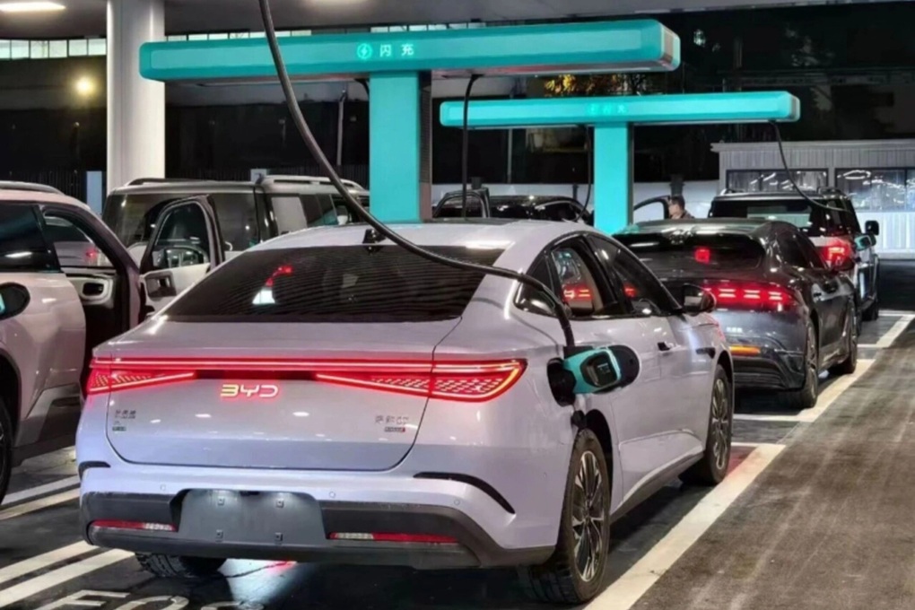 Trong chưa đầy một tháng, BYD cán mốc 5.000 trạm sạc siêu nhanh - 2