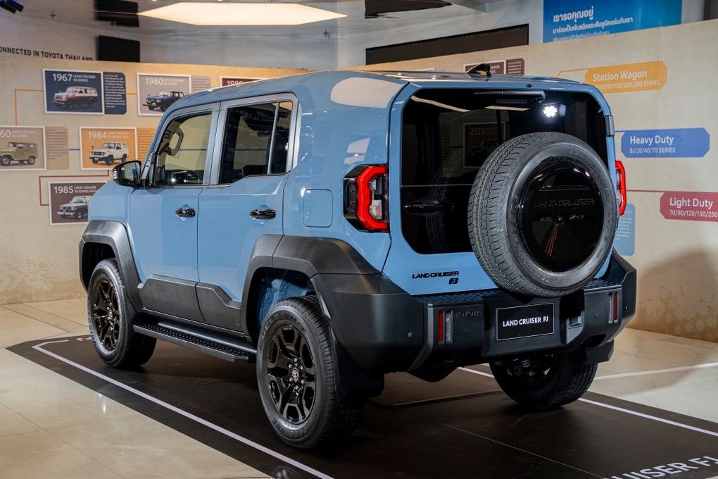Đại lý nhận cọc Toyota Land Cruiser FJ, giá dự kiến khoảng 1,2 tỷ đồng - 2