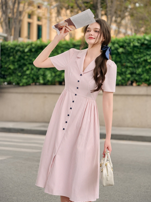 Bừng sáng ngày hè từ những đường kẻ sọc - Ảnh 2.