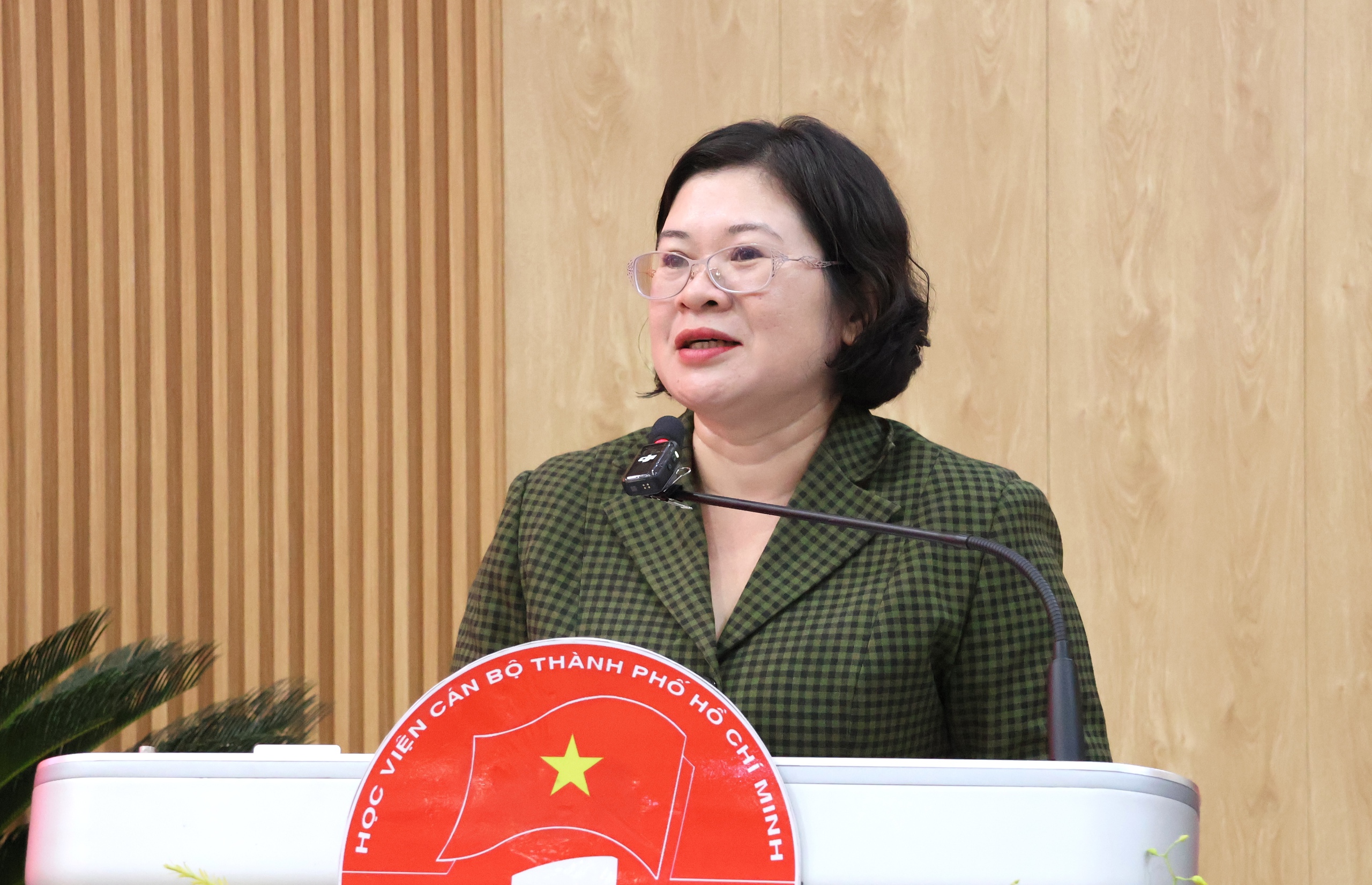 Tích hợp bảo vệ nền tảng tư tưởng của Đảng vào đào tạo chính trị tại TPHCM - Ảnh 2.