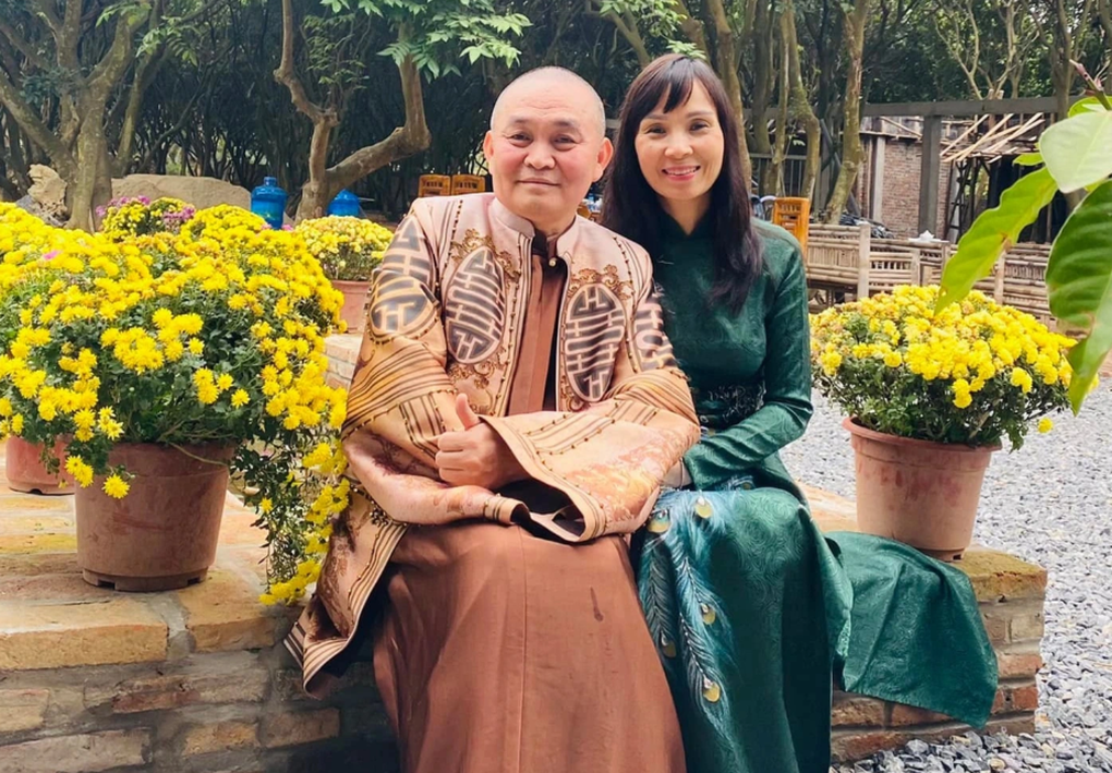 Màn nịnh vợ “hiếm có” của danh hài Xuân Hinh gây sốt - 2