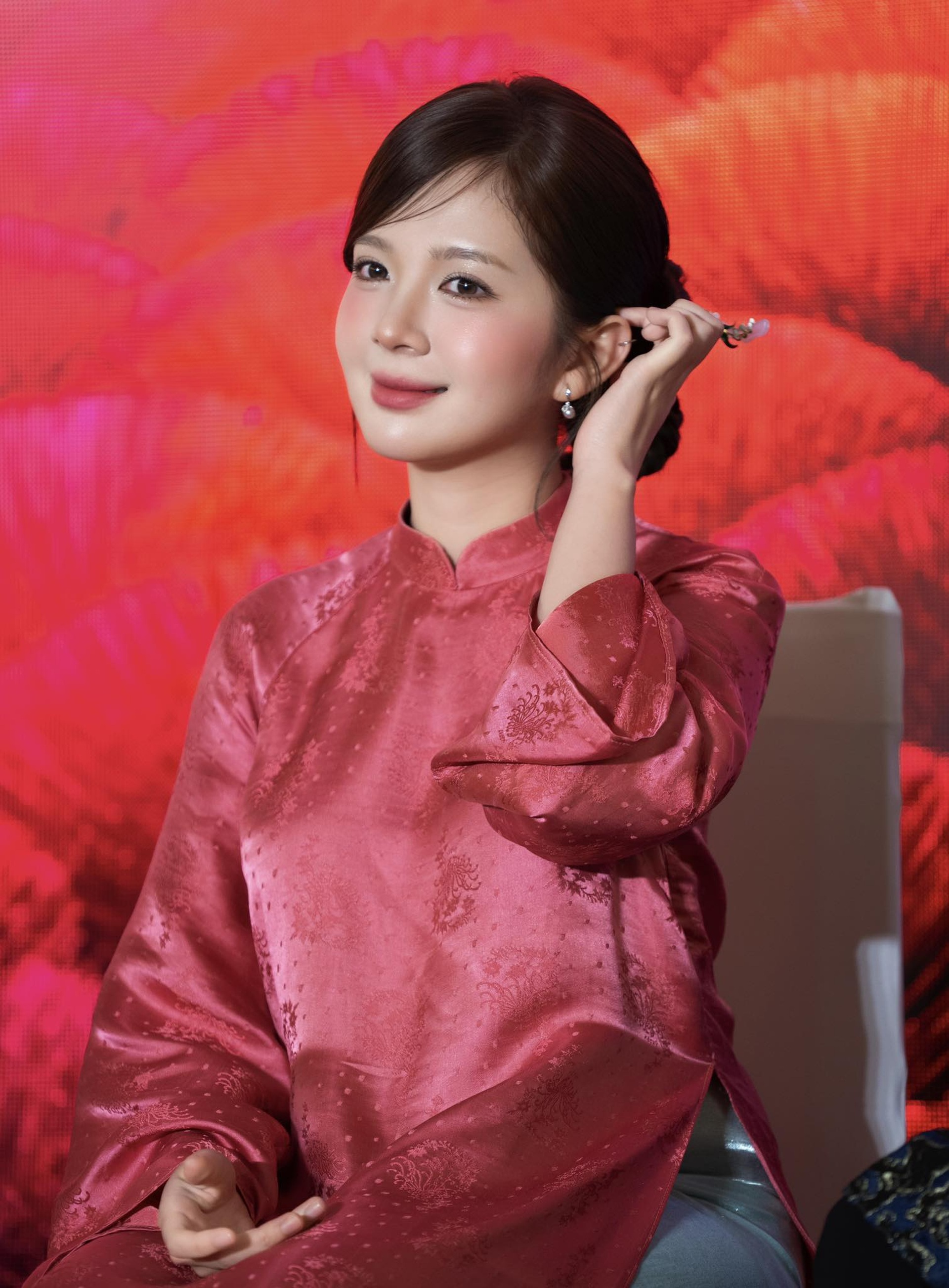 Nhan sắc của nữ chính phim VTV được chồng yêu từ màn ảnh đến ngoài đời - 2