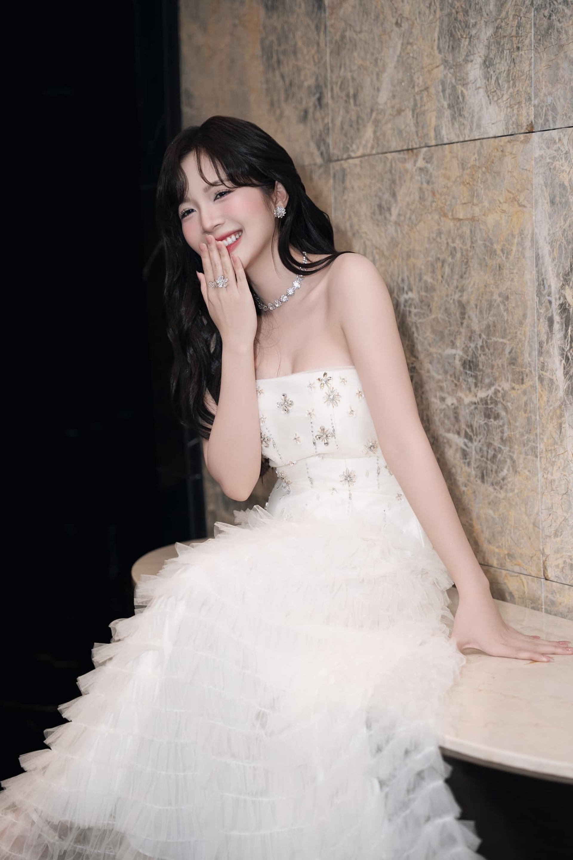 Nhan sắc của nữ chính phim VTV được chồng yêu từ màn ảnh đến ngoài đời - 6