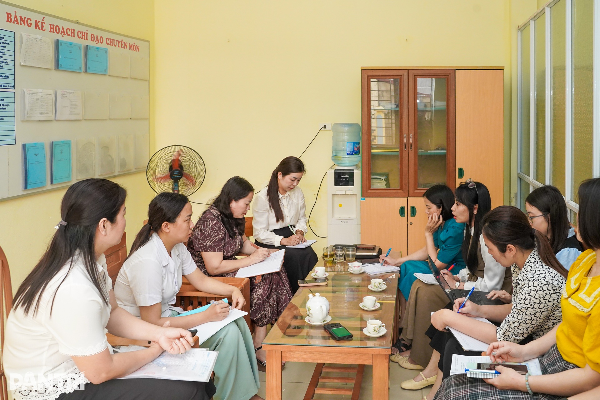 Hà Nội: Theo chân lực lượng truy ổ virus, chặn dịch tay chân miệng - 2