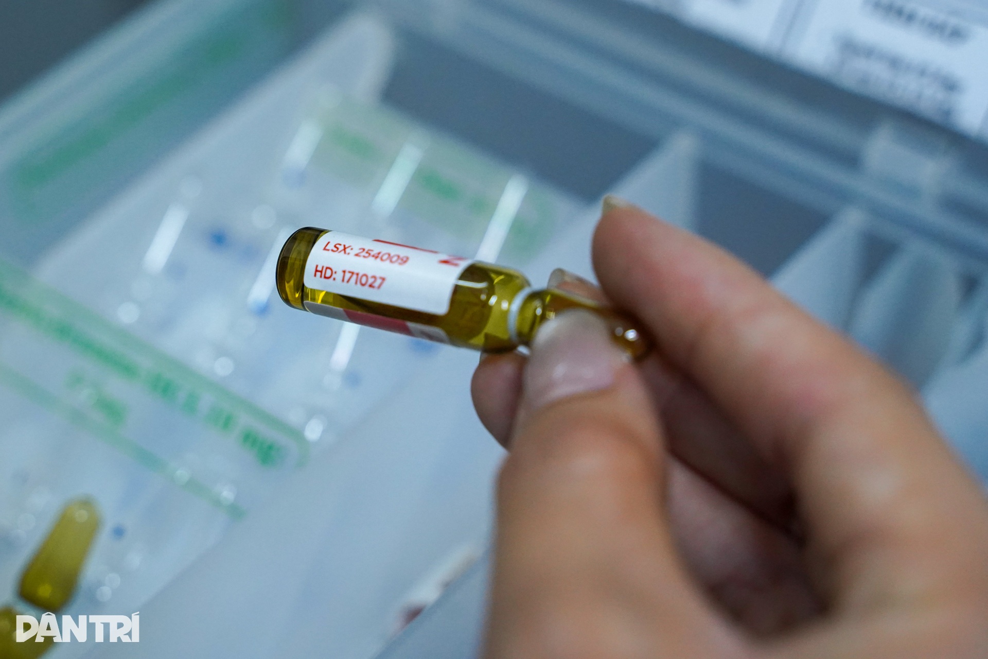 Hà Nội: Theo chân lực lượng truy ổ virus, chặn dịch tay chân miệng - 16