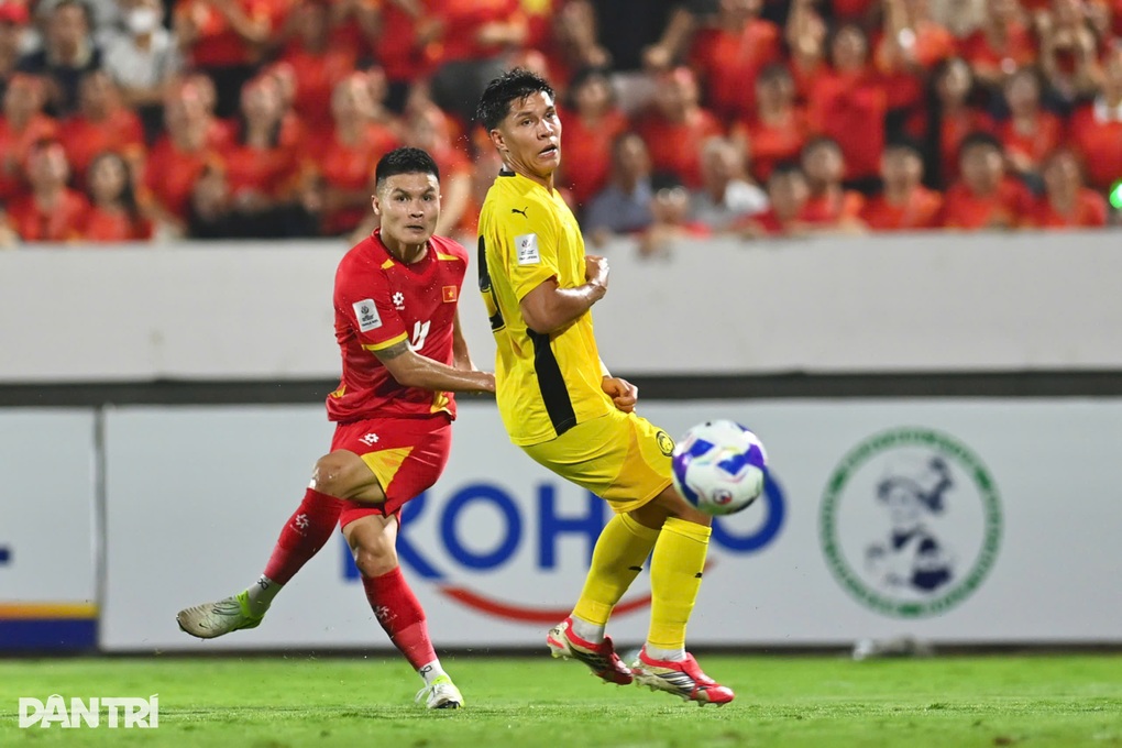 Báo Hàn Quốc ấn tượng với chuỗi 17 trận bất bại của HLV Kim Sang Sik - 2