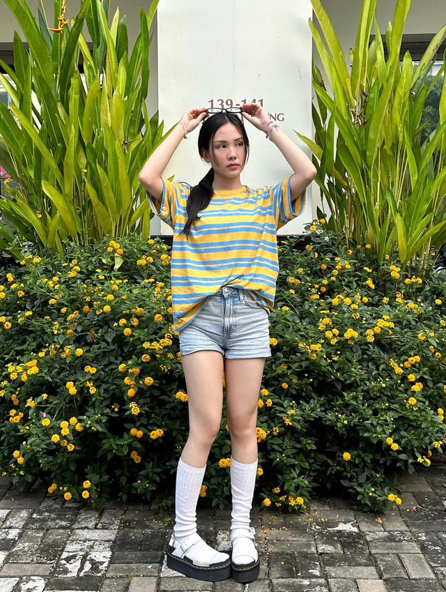 Nàng thêm tự tin khi diện áo kẻ sọc ngang trong ngày nắng 9 Nàng thêm tự tin khi diện áo kẻ sọc ngang trong ngày nắng - Ảnh 9.