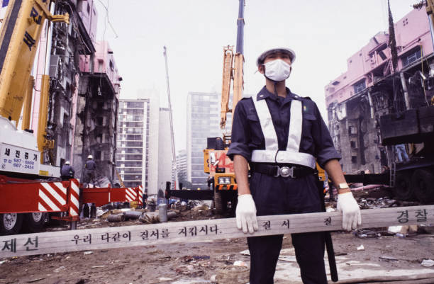 Hàn Quốc: Nỗi đau 30 năm sau thảm họa sập tòa nhà bách hóa trong 20 giây khiến 1.500 người bị chôn vùi- Ảnh 8. Hàn Quốc: Nỗi đau 30 năm sau thảm họa sập tòa nhà bách hóa trong 20 giây khiến 1.500 người bị chôn vùi- Ảnh 8.