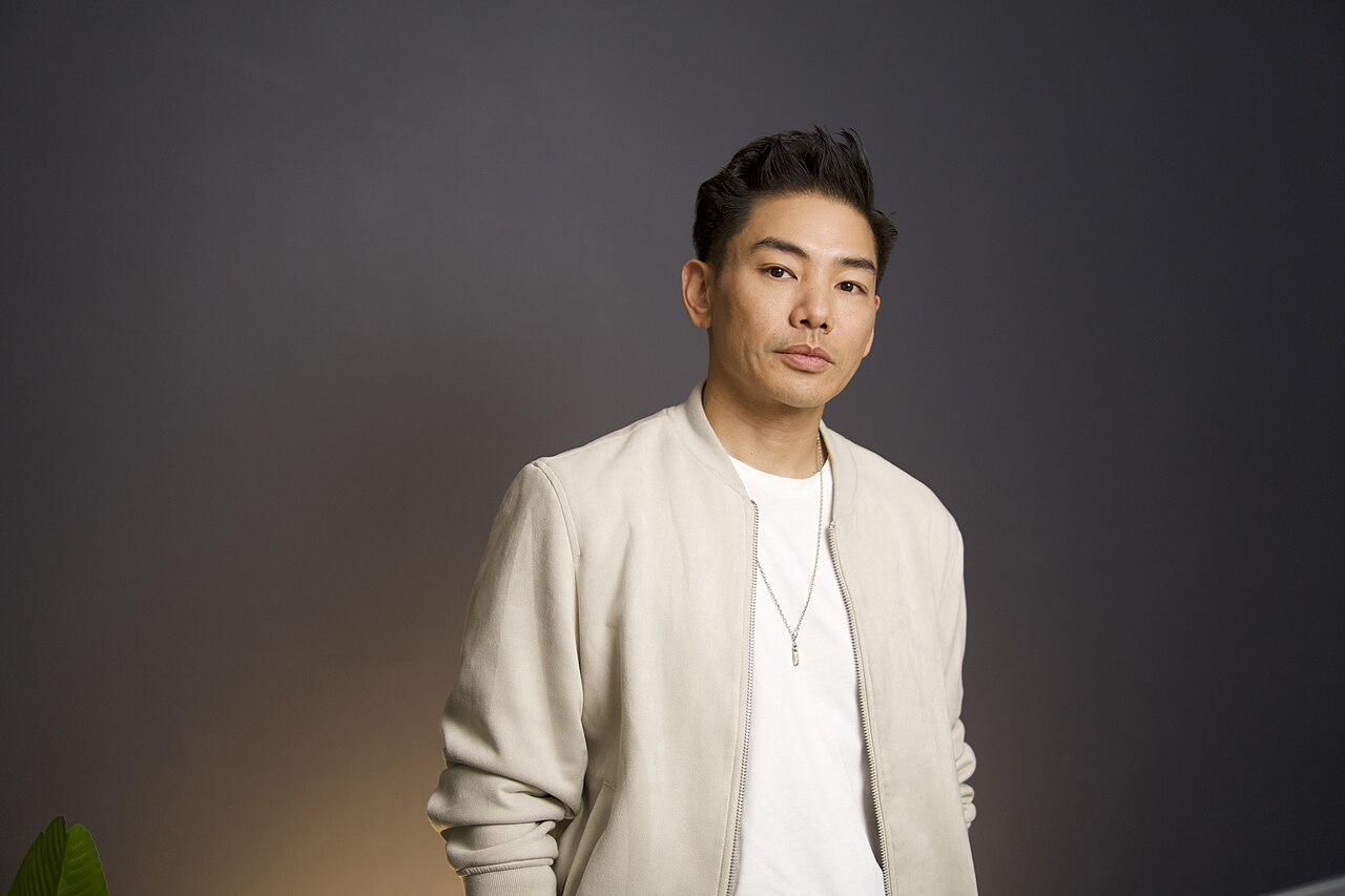 Hậu duệ đời thứ 76 của Khổng Tử vừa cưới cháu gái tỷ phú Malaysia: Quen nhau qua mạng, nhà gái có profile đáng gờm- Ảnh 2.