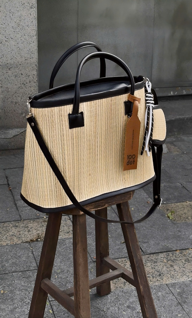 Dệt chiếu làng thành túi thời trang: Nhóm gen Z biến di sản thành xu hướng hot- Ảnh 5. Dệt chiếu làng thành túi thời trang: Nhóm gen Z biến di sản thành xu hướng hot- Ảnh 5.