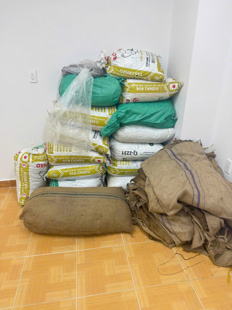 Công an TPHCM bắt 24 người, lật tẩy thủ đoạn ít ai ngờ tới - Ảnh 5.