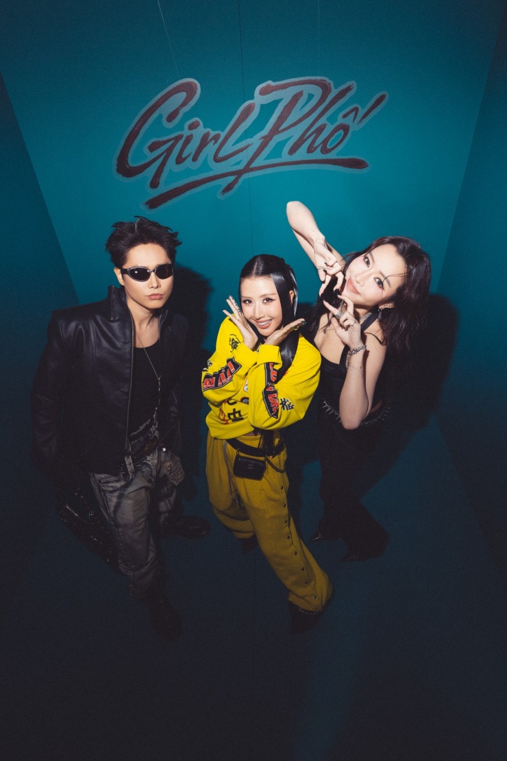 Tóc Tiên, Thảo Nhi Lê mặc sexy tại sự kiện của Quỳnh Anh Shyn 4 Bích Phương đi cùng bạn trai Tăng Duy Tân đến sự kiện. Cô mặc áo quây ôm sát phô diễn hình thể nuột nà.