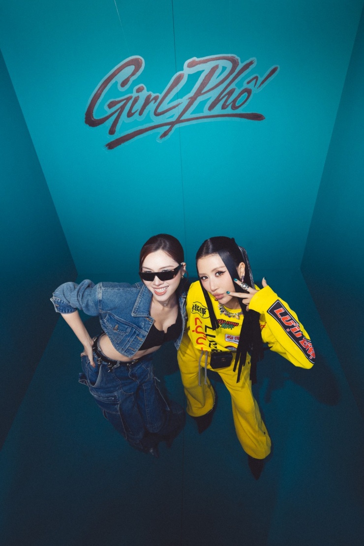 Tóc Tiên, Thảo Nhi Lê mặc sexy tại sự kiện của Quỳnh Anh Shyn 5 MC Thanh Thanh Huyền phối crop-top với áo khoác jeans.