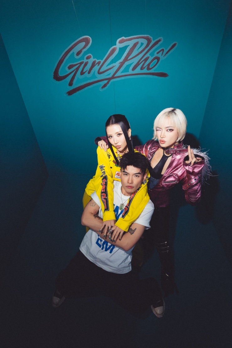 Tóc Tiên, Thảo Nhi Lê mặc sexy tại sự kiện của Quỳnh Anh Shyn 6 Châu Bùi chọn áo cổ yếm phá cách, tạo điểm nhấn bằng áo khoác da bóng và màu tóc bạch kim.