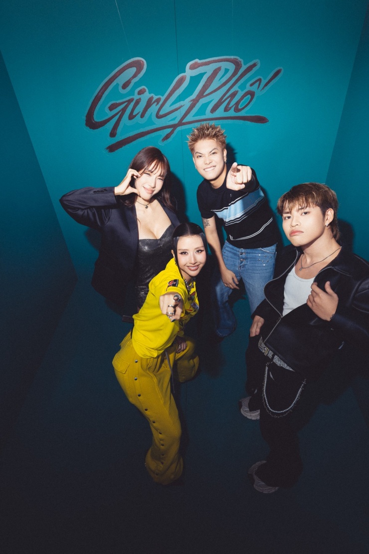 Tóc Tiên, Thảo Nhi Lê mặc sexy tại sự kiện của Quỳnh Anh Shyn 10 Emily - BigDaddy dành lời khen cho Quỳnh Anh Shyn khi cô đảm nhận nhiều vai trò trong MV 'Girl phố', từ ca sĩ đến việc trực tiếp tham gia xây dựng hình ảnh, định hình concept và trang phục.