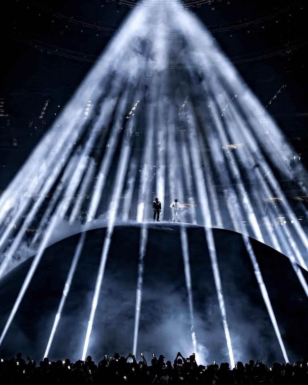 Ngỡ ngàng trước siêu concert mang Trái Đất lên sân khấu, nam nghệ sĩ bị ghét nhất thế giới nhưng ai cũng nể vì quá tài năng- Ảnh 7.