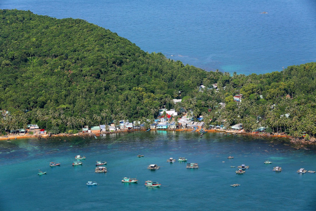 Tổng thu gần 44.000 tỷ đồng trong 1 năm, hòn đảo duy nhất tại Việt Nam lập kỷ lục tăng trưởng chấn động châu Á nhờ chính sách miễn visa- Ảnh 2.