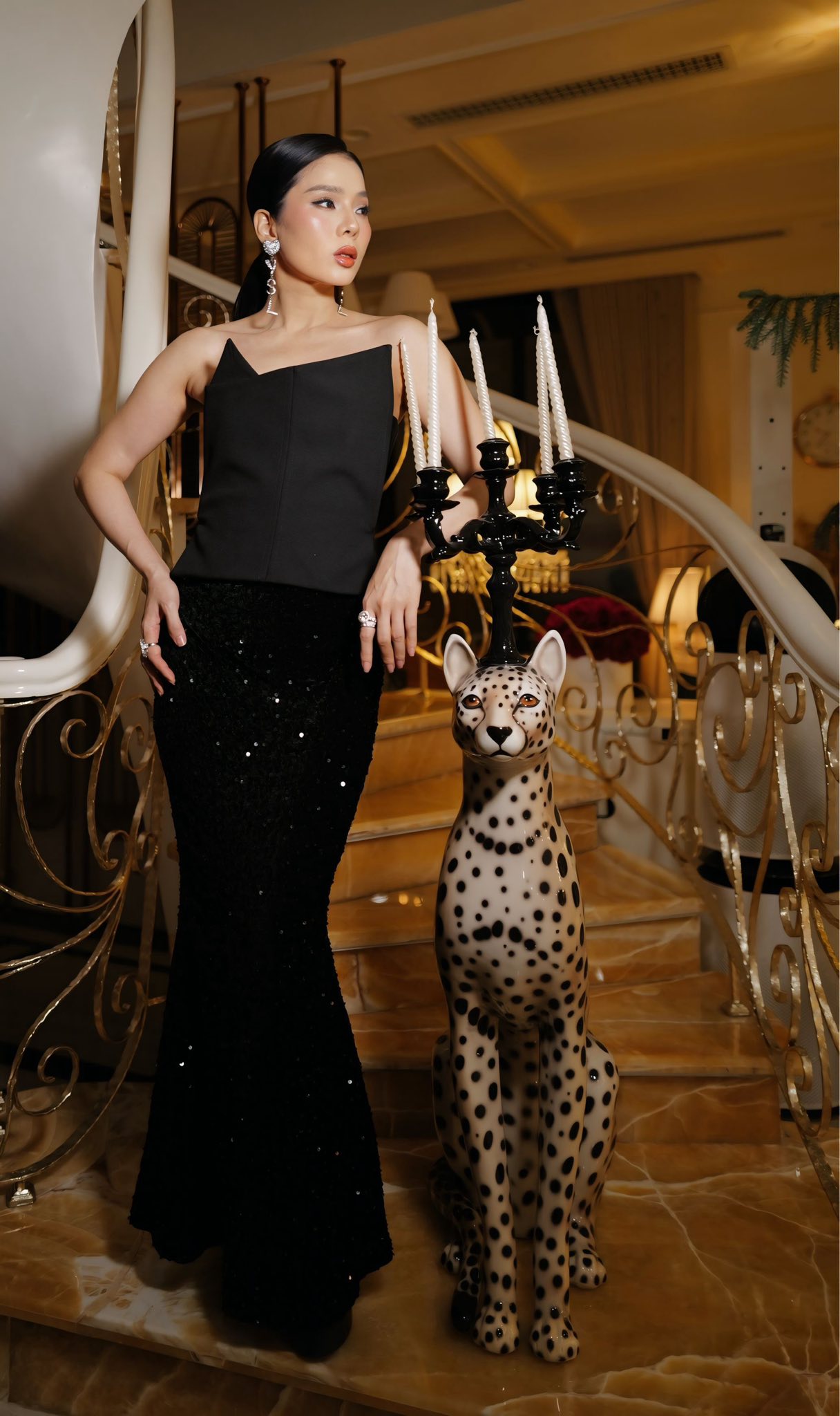 1775219582 877 Nu hoang phong tra U50 duoc trai dep kem 12