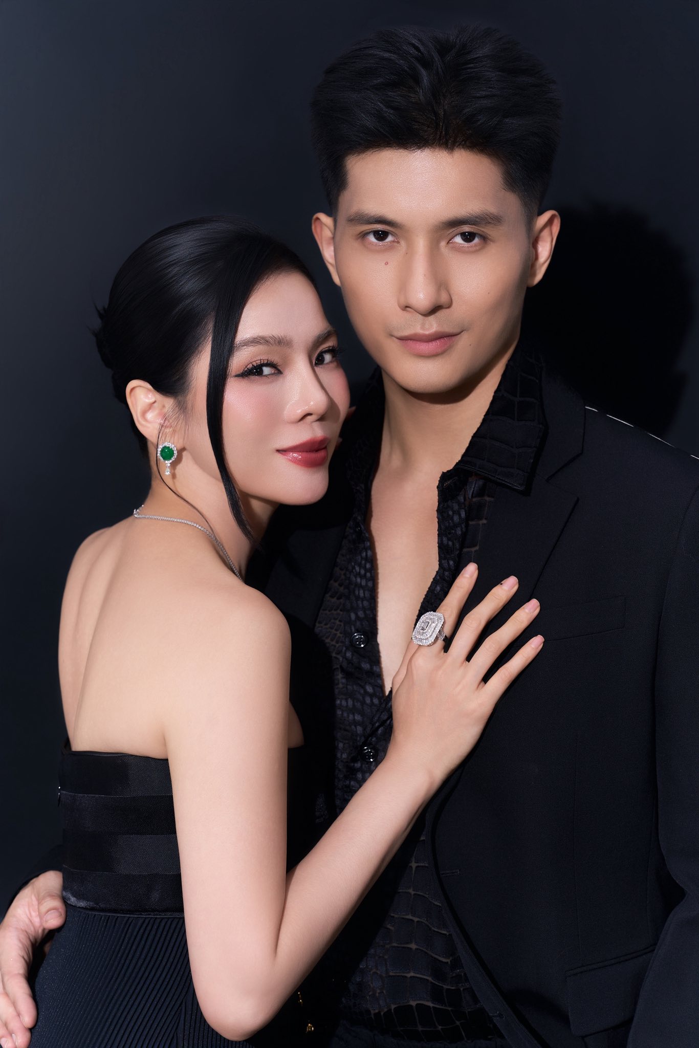 1775219595 285 Nu hoang phong tra U50 duoc trai dep kem 12