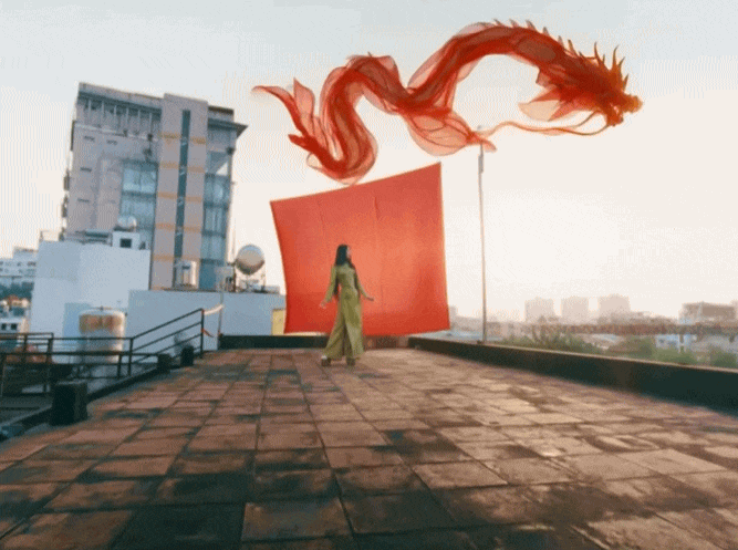 "Hắc mã" đường đua MV gọi tên Quỳnh Anh Shyn với Girl Phố chất và vui bất ngờ! 7 1775220250 880 Hac ma duong dua MV goi ten Quynh Anh Shyn