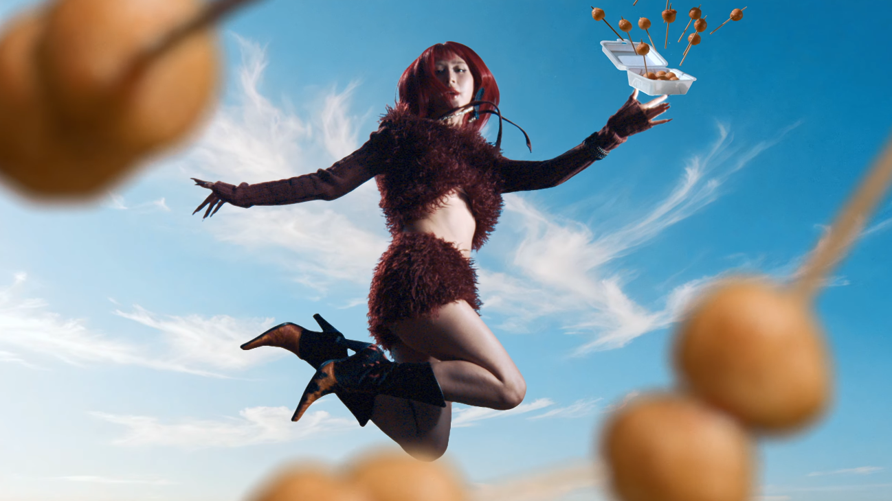 "Hắc mã" đường đua MV gọi tên Quỳnh Anh Shyn với Girl Phố chất và vui bất ngờ! 10 1775220256 938 Hac ma duong dua MV goi ten Quynh Anh Shyn