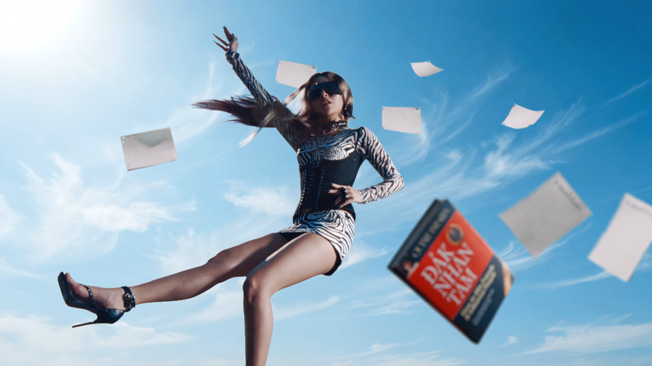 "Hắc mã" đường đua MV gọi tên Quỳnh Anh Shyn với Girl Phố chất và vui bất ngờ! 11 1775220258 155 Hac ma duong dua MV goi ten Quynh Anh Shyn