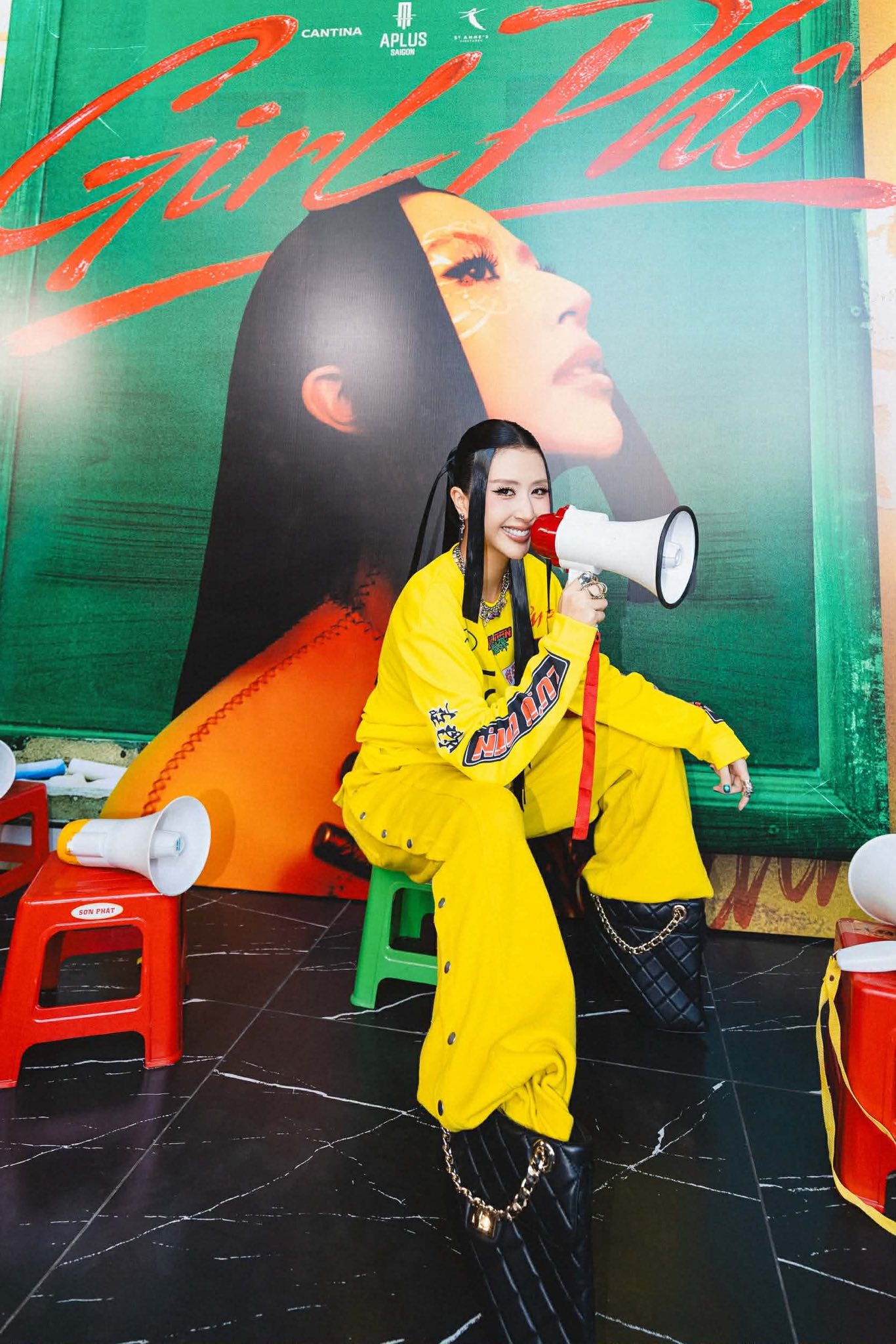 "Hắc mã" đường đua MV gọi tên Quỳnh Anh Shyn với Girl Phố chất và vui bất ngờ! 15 1775220267 191 Hac ma duong dua MV goi ten Quynh Anh Shyn