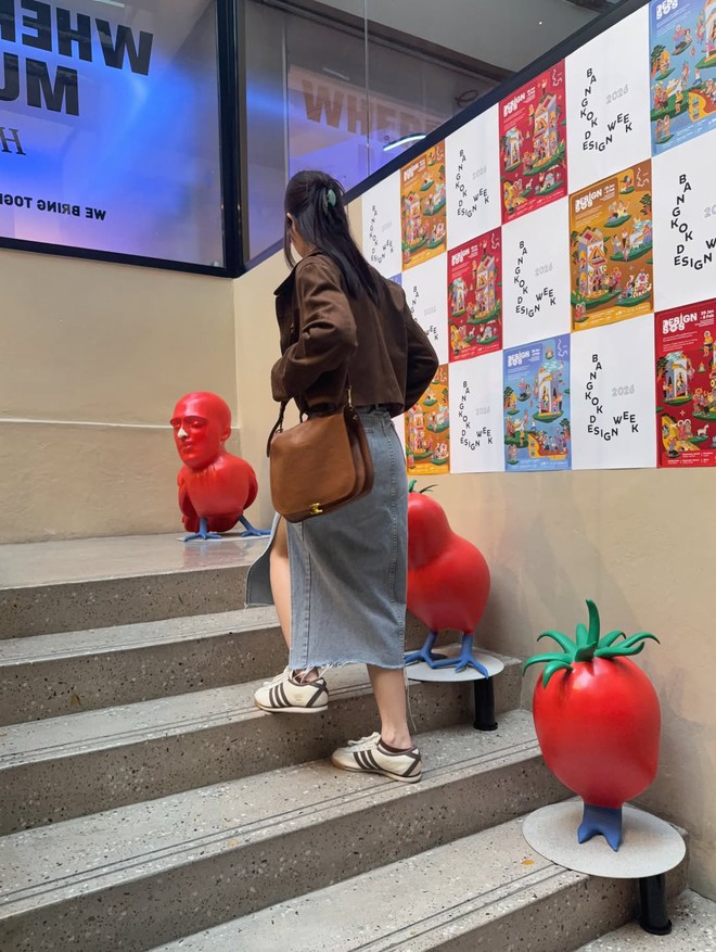 Chân váy denim 'khuấy đảo' phong cách thời trang mùa hè- Ảnh 8. Chân váy denim 'khuấy đảo' phong cách thời trang mùa hè- Ảnh 8.