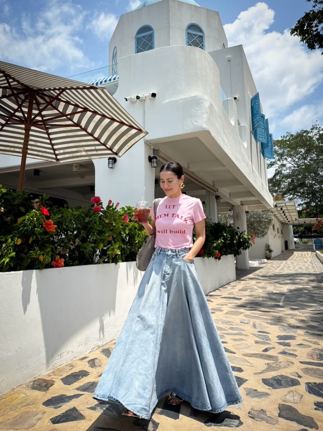 Chân váy denim 'khuấy đảo' phong cách thời trang mùa hè- Ảnh 9. Chân váy denim 'khuấy đảo' phong cách thời trang mùa hè- Ảnh 9.