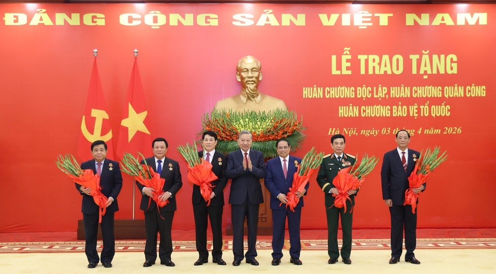 Chủ tịch nước, Thủ tướng và nhiều lãnh đạo cấp cao được tặng Huân chương - 4