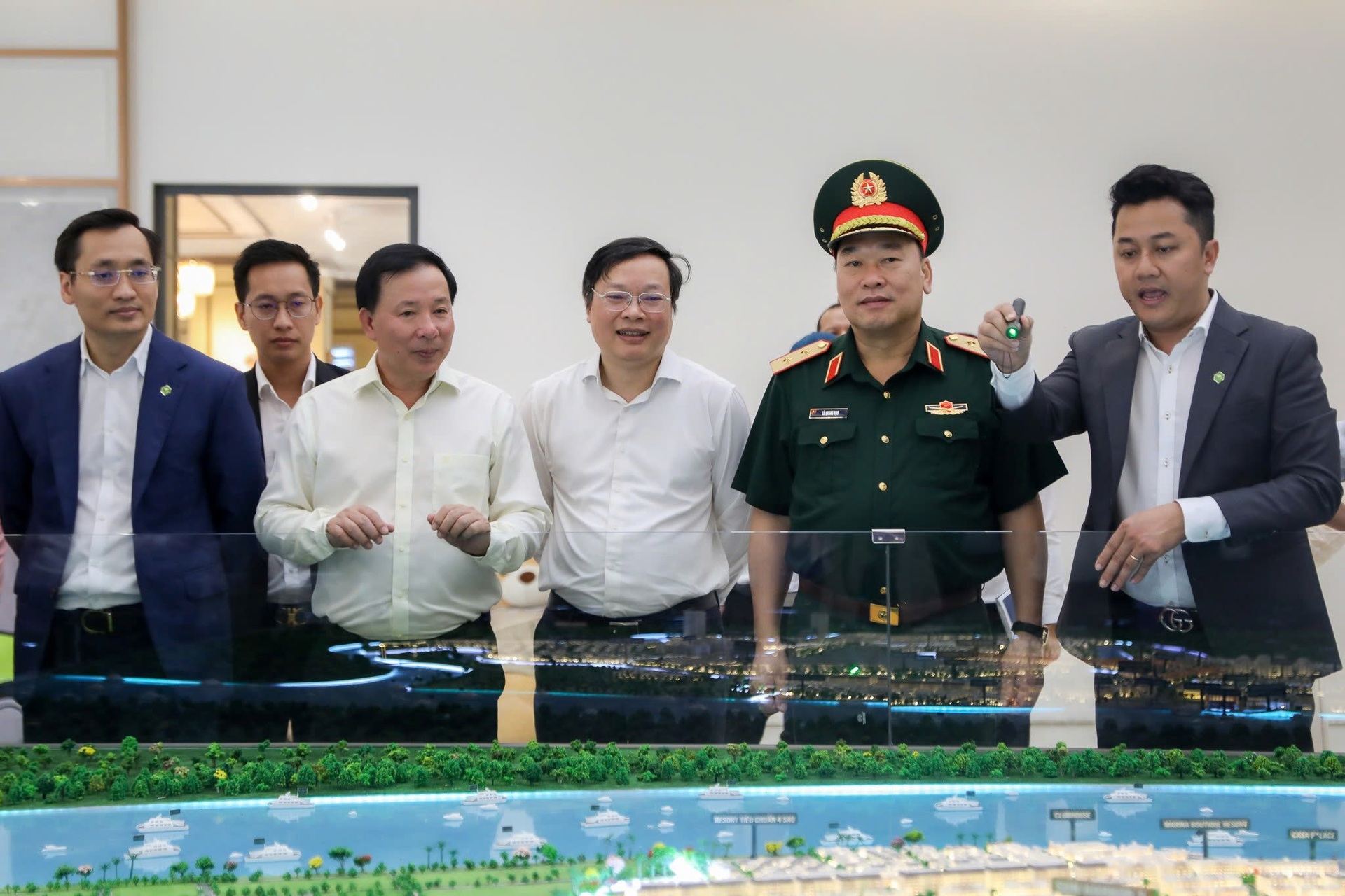 Lãnh đạo Bộ Nội vụ khảo sát hạ tầng Đồng Nai - 3