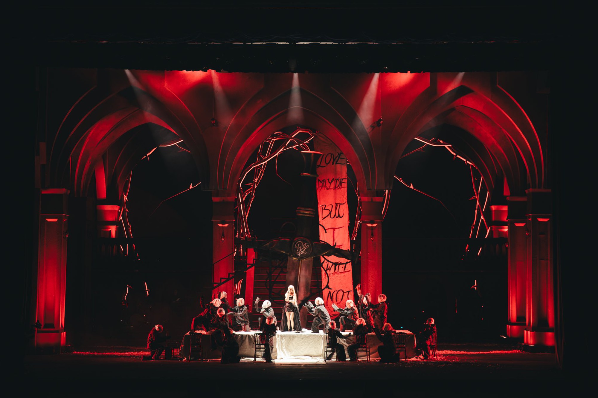 Nhan sắc thật của nữ ca sĩ Việt ăn bánh tráng trộn thay cơm để có tiền làm nhạc- Ảnh 4.