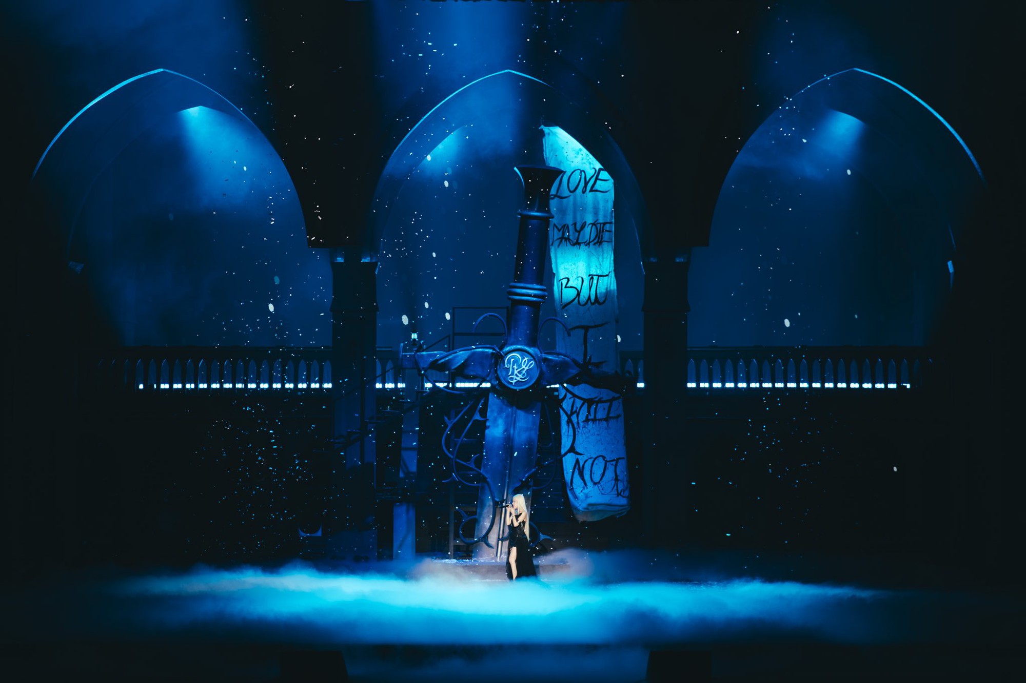 Nhan sắc thật của nữ ca sĩ Việt ăn bánh tráng trộn thay cơm để có tiền làm nhạc- Ảnh 5.