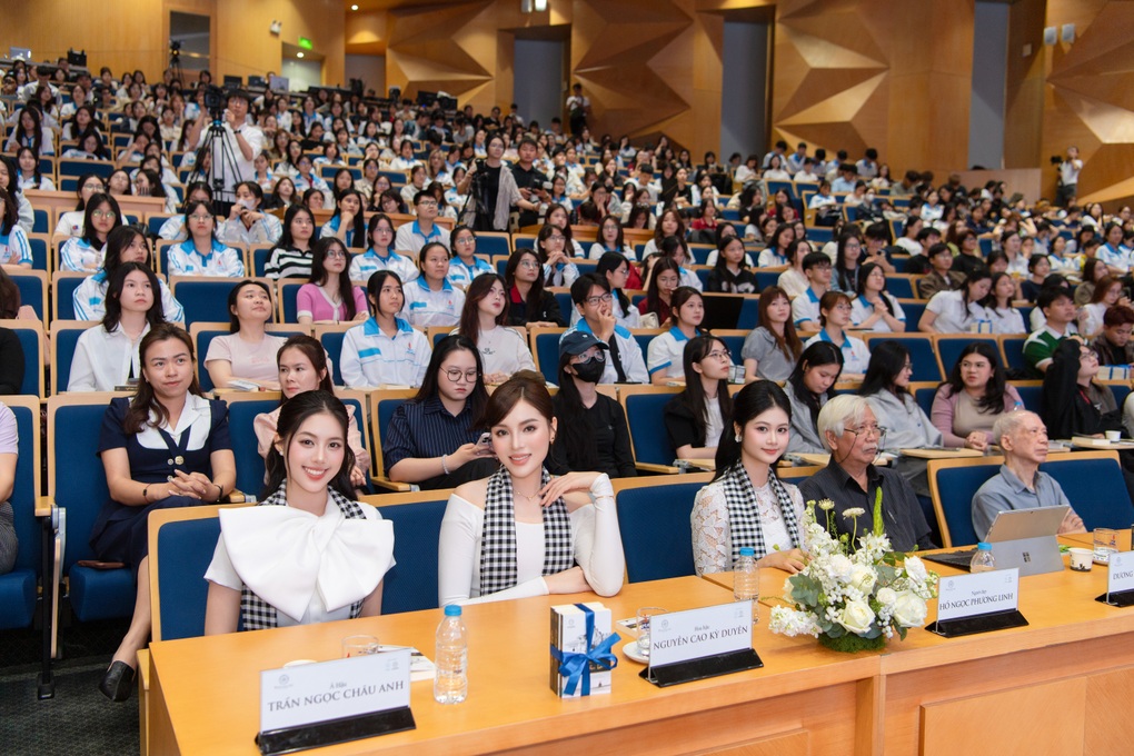 Hoa hậu Ngọc Hân, Kỳ Duyên truyền cảm hứng khởi nghiệp cho sinh viên - 2