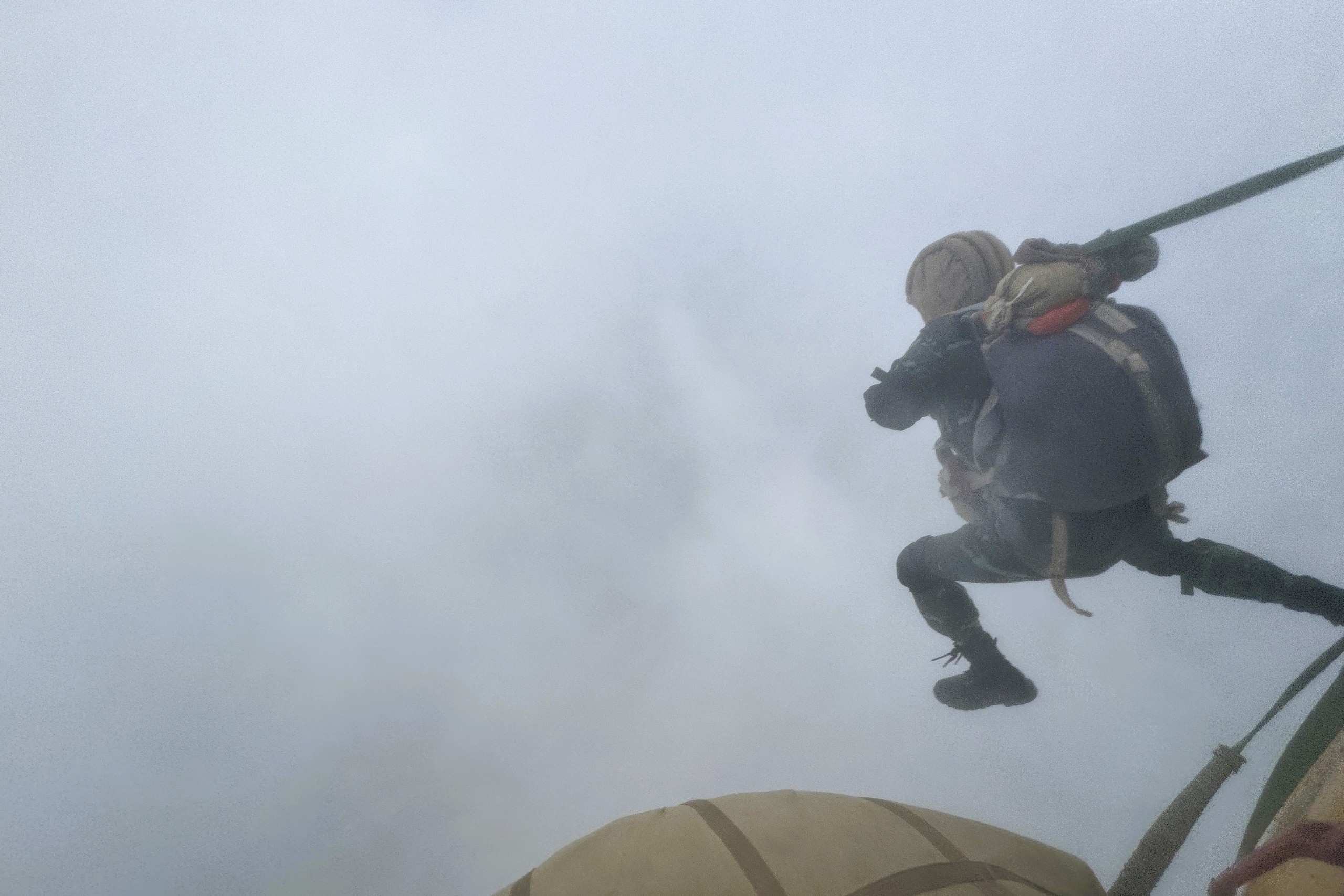 Bộ đội nhảy dù  - Ảnh 15.