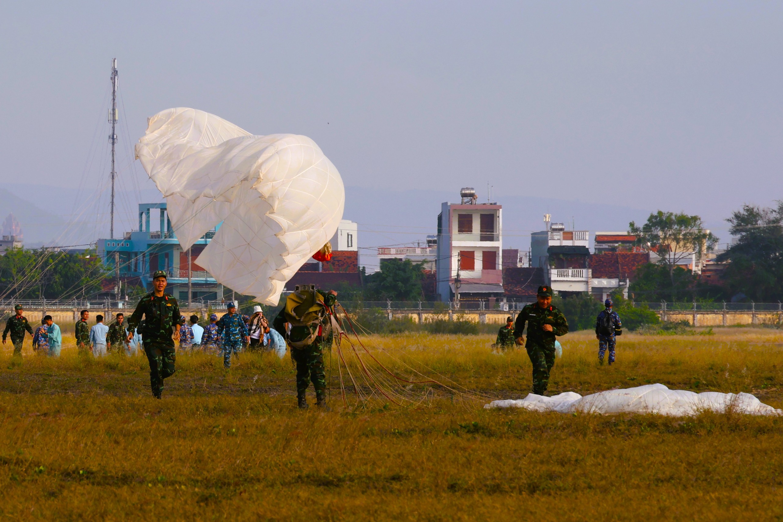 Bộ đội nhảy dù  - Ảnh 20.