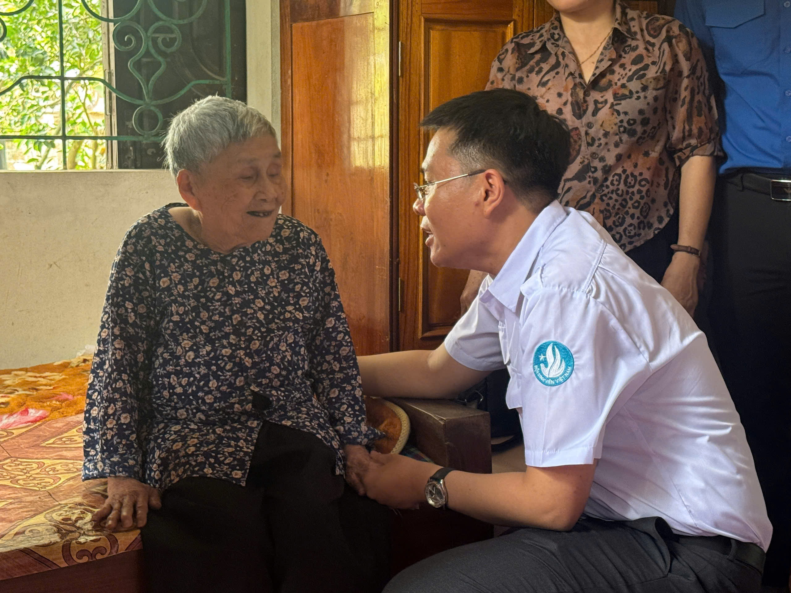 Sinh viên TP.HCM về thăm các di tích lịch sử ở Nghệ An 7 Sinh viên TP.HCM - Ảnh 7.