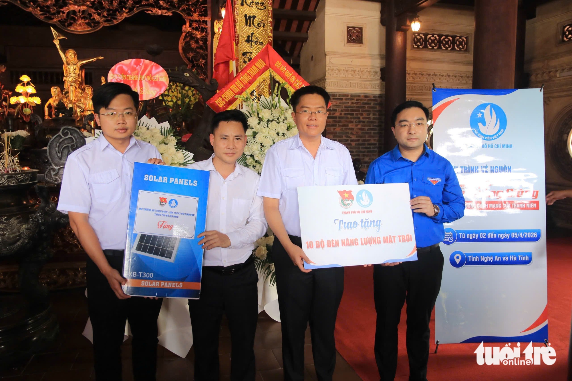 Sinh viên TP.HCM về thăm các di tích lịch sử ở Nghệ An 10 Sinh viên TP.HCM - Ảnh 10.