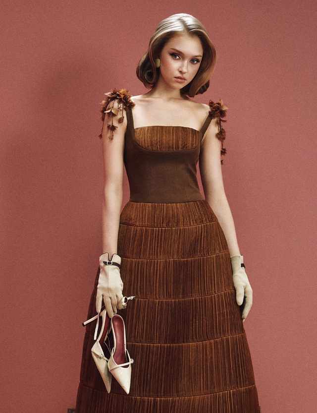 Đón nắng gió mùa hè cùng váy hai dây, đầm maxi cổ yếm thướt tha- Ảnh 8.