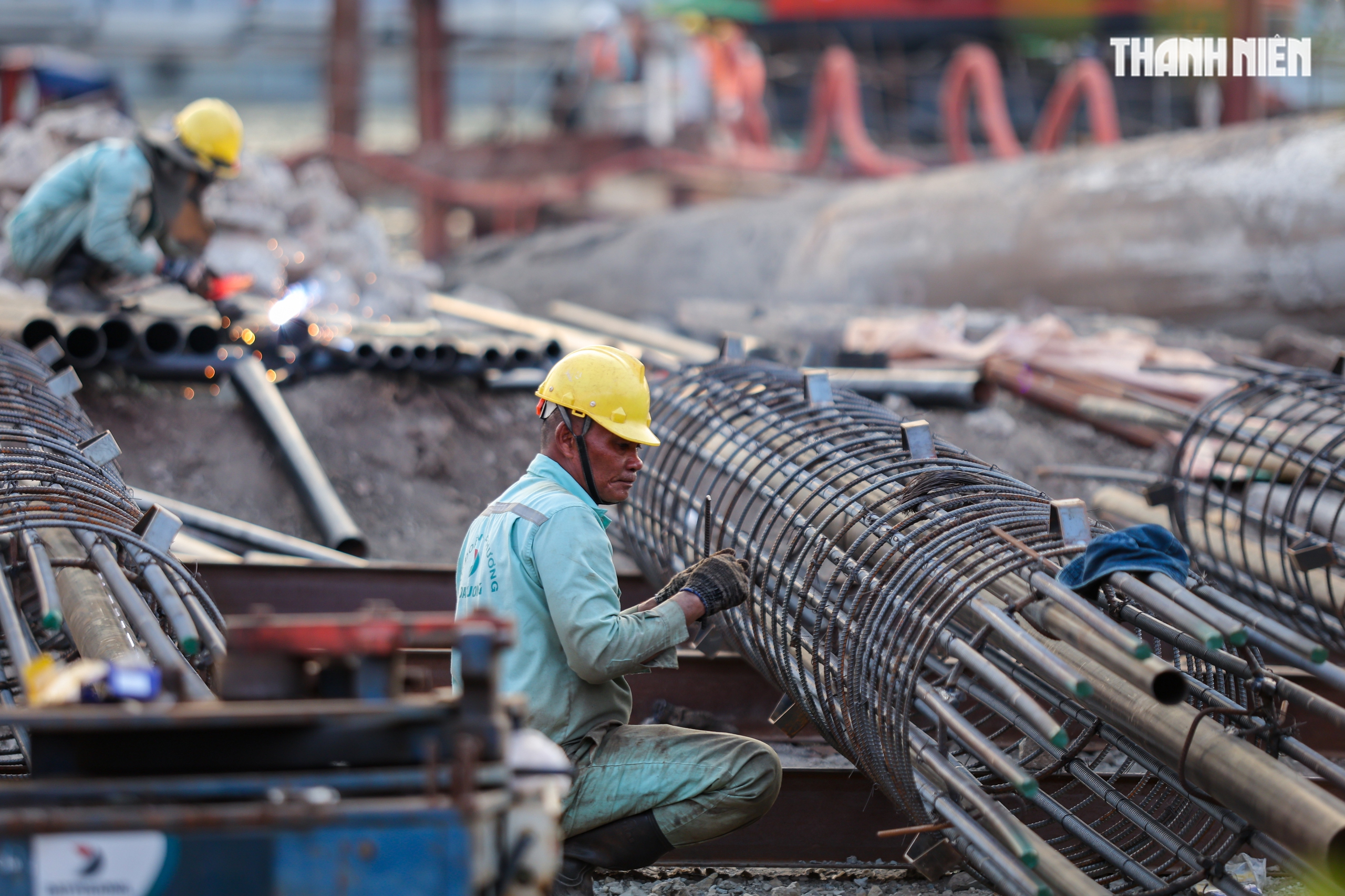 Cầu đi bộ nghìn tỉ qua sông Sài Gòn dần thành hình sau một năm thi công - Ảnh 5. Cầu đi bộ nghìn tỉ qua sông Sài Gòn dần thành hình sau một năm thi công - Ảnh 5.