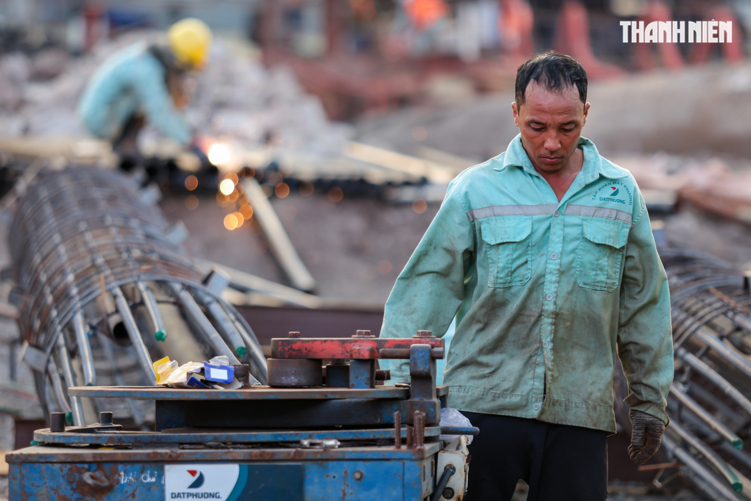 Cầu đi bộ nghìn tỉ qua sông Sài Gòn dần thành hình sau một năm thi công - Ảnh 6. Cầu đi bộ nghìn tỉ qua sông Sài Gòn dần thành hình sau một năm thi công - Ảnh 6.