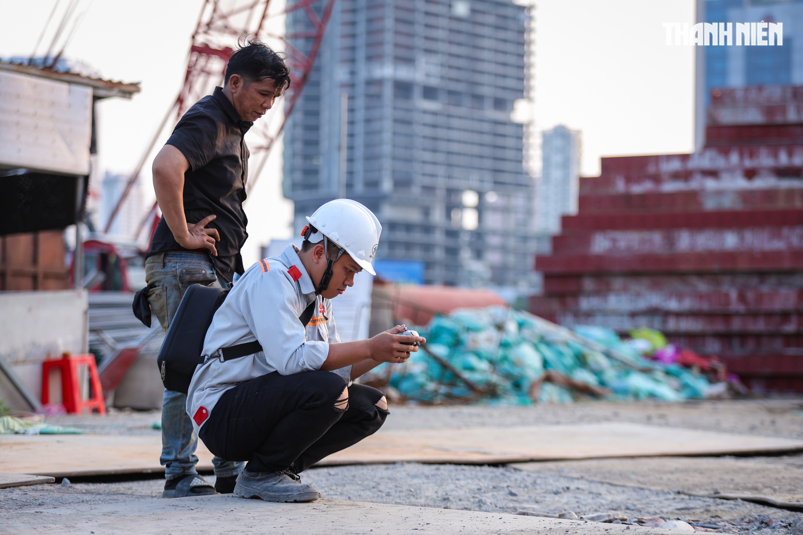 Cầu đi bộ nghìn tỉ qua sông Sài Gòn dần thành hình sau một năm thi công - Ảnh 8. Cầu đi bộ nghìn tỉ qua sông Sài Gòn dần thành hình sau một năm thi công - Ảnh 8.