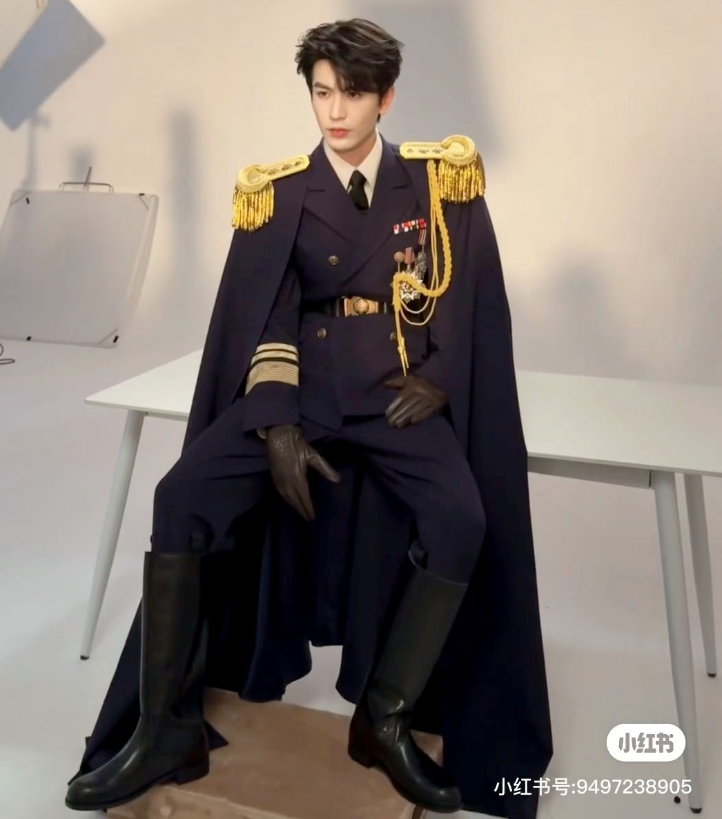 Trương Lăng Hách buộc phải đổi nghề- Ảnh 2.