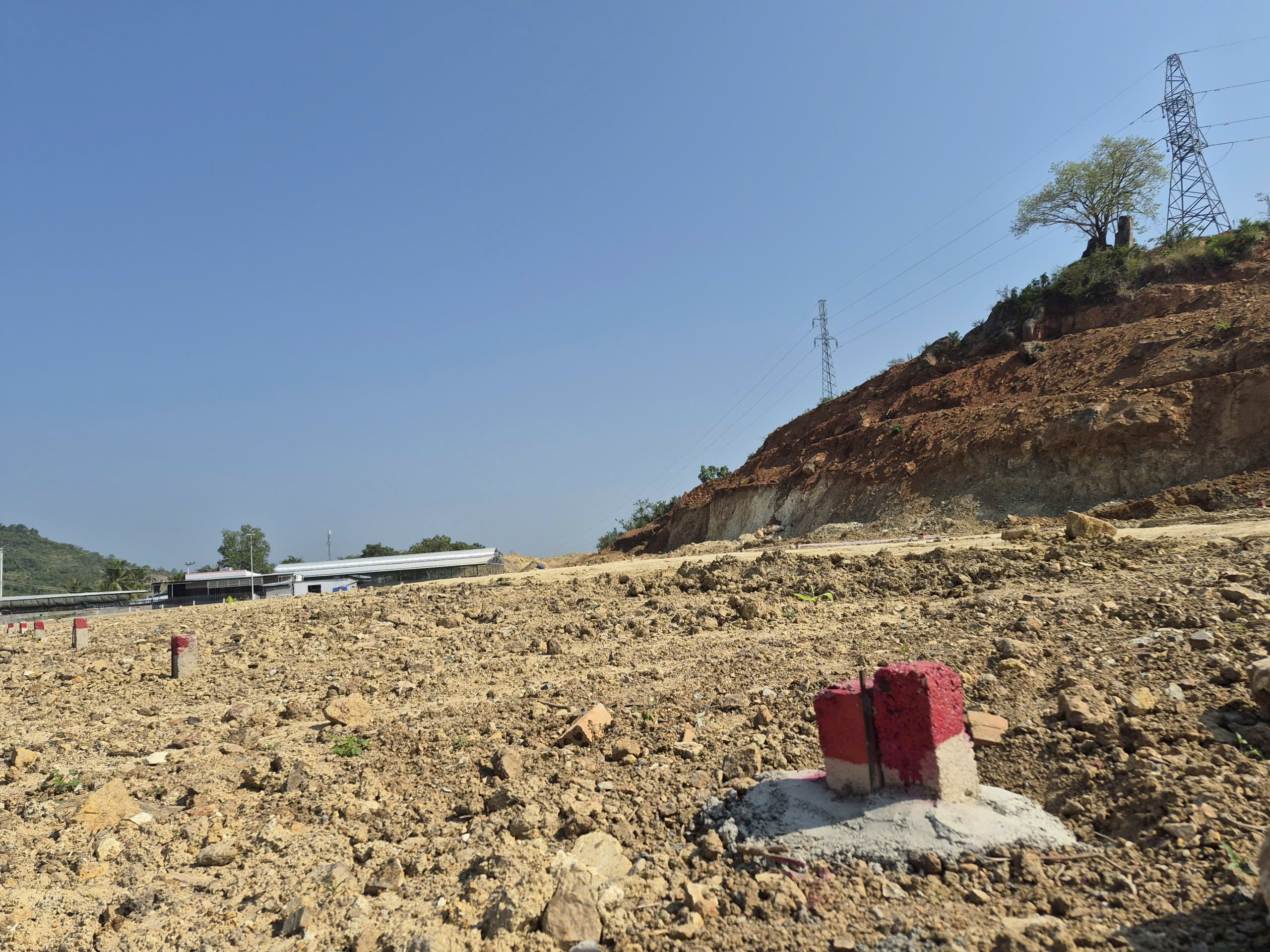 Xác minh có hay không việc bao che, tiếp tay 2 Vụ “cạo sạch cả quả đồi”: Xác minh có hay không bao che, tiếp tay - Ảnh 2.