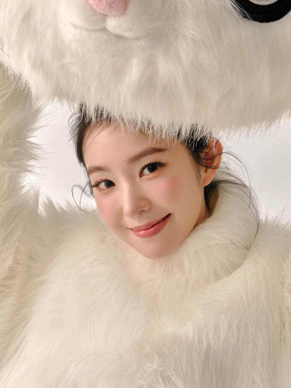 Mỹ nhân đẹp nhất showbiz hết thời: Ra nhạc không ai xem, ngoài nhan sắc chẳng còn gì để nhắc- Ảnh 7.